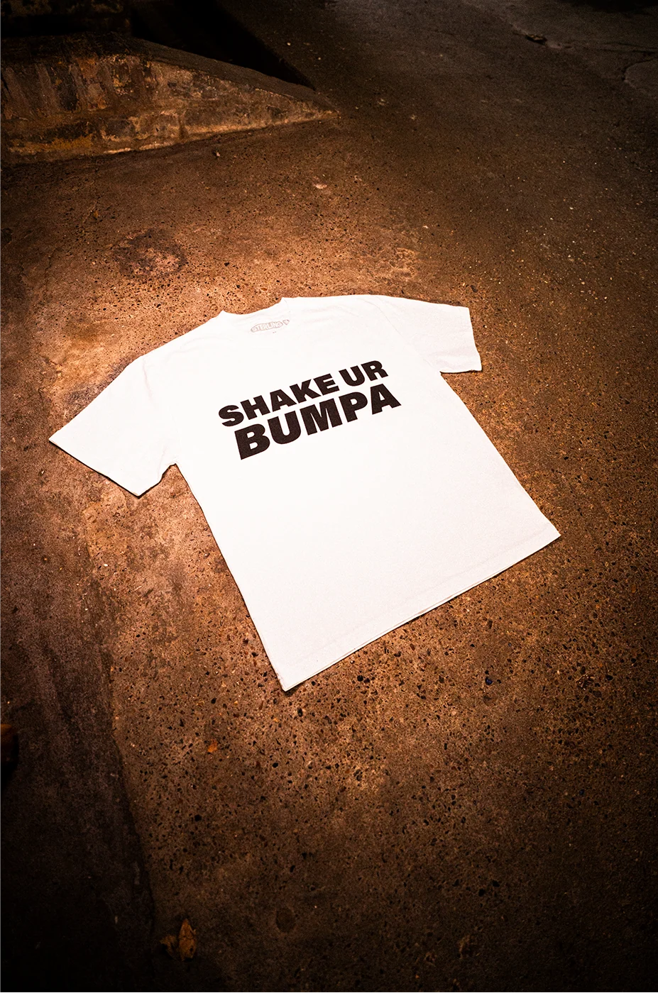 SHAKE UR BUMPA WHITE BOXY T-SHIRT