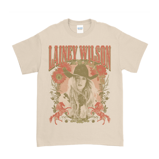 T-shirt featuring a vintage-style country music design with ‚ÄôLainey Wilson‚Äô text and floral artwork.